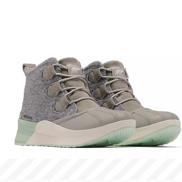 Sorel Shoes - Sorel Gray and Mint Winter Boots